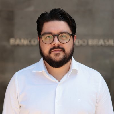 Jornalista, baiano e vivendo em Beagá. Comento de Fluminense, futebol e outros esportes.