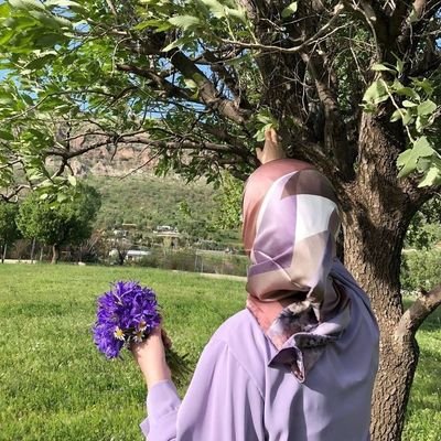 saraahabibii's profile picture. مغروق واژه ها٬ درگیر افکار٬ تاریخ دوست٬ کتابخوان