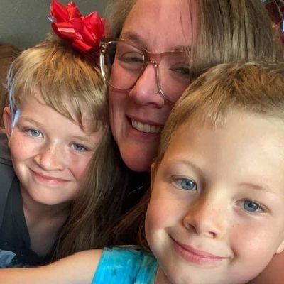 Patriot 🇱🇷🇱🇷, Mom,Wife, Loves Nature and life.
#GodblessAmerica. 🇱🇷
#fightofjustice.