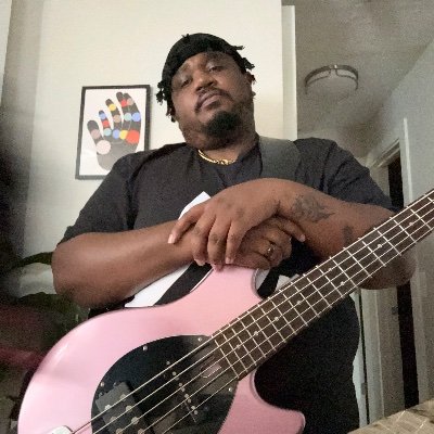 Floridian by birth but I be moving around | artist/producer 🎸| composer for @pelhamandjunior | Management: swade@southpawswade.com #swadeonthetrack