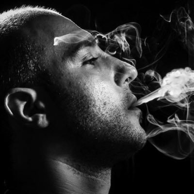 كُتِبَ القَتلُ والقِتالُ علينا وعلى الغانياتِ جَرُّ الذُّيولِ.