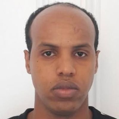 daithinolan1977's profile picture.