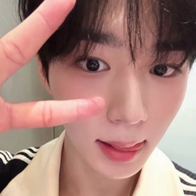 L0Veejs's profile picture. 아기햇살콩르르 #김준서 . . . ♡