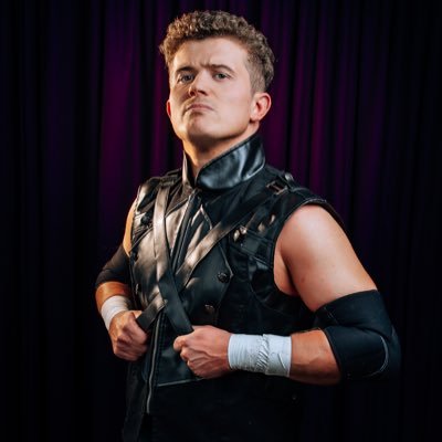🇬🇧 Independent Pro Wrestler #Coldblooded Rogue ❄️ DM for bookings 🥶
