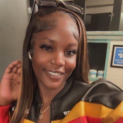 Libra ☀️, Pisces 🌕, Gemini 🌅| 28🥂 | Blessed & Highly Favored 🌼✨| Heeyyy Noseyyyy follow me, I follow back 😘😂