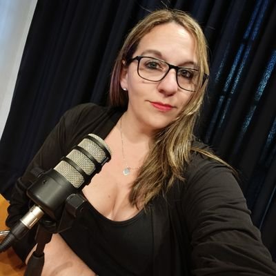 Periodista. Actualidad de #Vélez. Radio y producción en @sabadovelezok (Sábado 13 a 15hs). Radio en @mardevelezmdp (Lun a Vie 17 a 18hs). Mamá x 3 💙