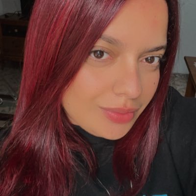 ⚖️ advogada licenciada/ assessora no TJPR/ São Paulina acima de qualquer coisa. @euhelop no Instagram :)