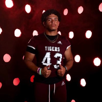 ⭐️C/o25. 1 yr all state RB/3 yr All state OLB . 3 Yr Team Captain. Madison Consolidated HS(IN) 3.6gpa. Ht: 6 ft Wt: 225.campbellsville commit🐅🐅