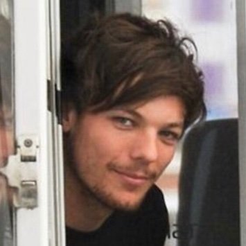Adult Larrie - she/her 🪢 ⚓️ 🗡️🌹🧭🚢💘Fan Account 🏳️🌈 Ally - OT5