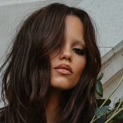 Jenna Ortega fanpage🥝🥝🥝 I just post new stuff with credit 🎧 @jenna_ethereall