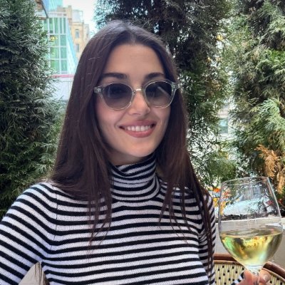 handeism's profile picture. Faith, Devotion, and loyalty to Hande Erçel. Die hard fans who believe that she is the Queen of the whole world. ಹಂಡೆ ಹೆರ್ಚೆಲ್ ಭಕ್ತ ❤️