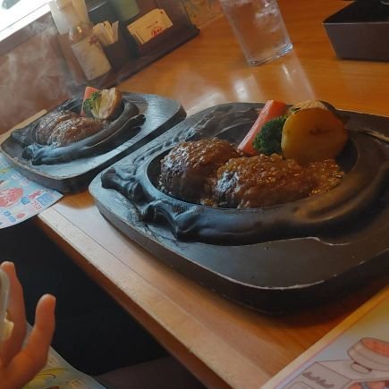 ybtybt76's profile picture. 