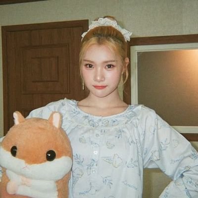 liwin273's profile picture. i'am not bot, free tag