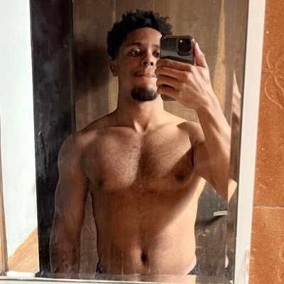 itscleii's profile picture. sou datilógrafo, sou virgem e gosto de coca-cola