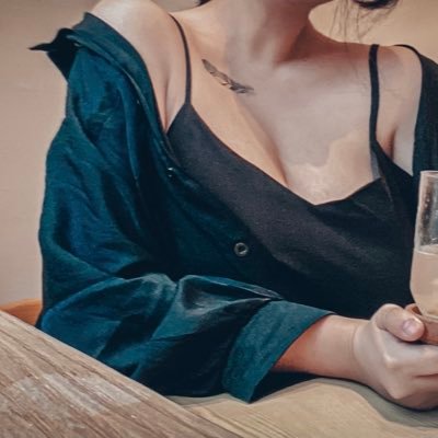 御姐音/立志散播/極具美感情色視覺/喜歡斯文羞澀小狗 #巨乳 #女體愛好者 #色情 #情慾 #難約到靠北的人類 #酒鬼🔗高清無碼露點請往這👉🏻https://t.co/0ZyD0eHzQH 🔗🔞精神潔癖克服中。IG是𝙻𝙴𝙸𝙽𝙰𝟼𝟼𝟺𝟷