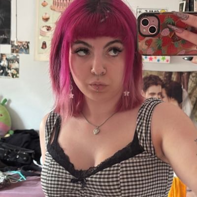 they/them ☺︎︎ ☀︎︎ scorpio ☾ pisces ↑ cancer