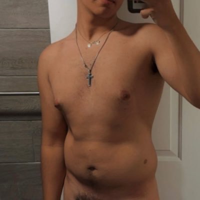 22 yr old uncut gaymer 🇲🇽 18+ dms open🔥 message for custom vids. follow my OF for exclusive content, face, and bucket loads :)