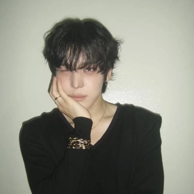 soulenna_'s profile picture. private space. 🎱