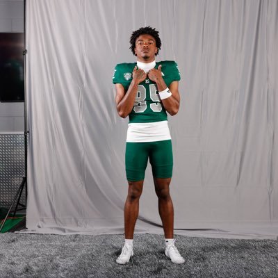 “ˢᵃⁿᵗᵒⁿʸᵒ ᴵˢᵃᵃᶜ” route runner. 6’1 170 ig @bigsgkozyy @EMUFB