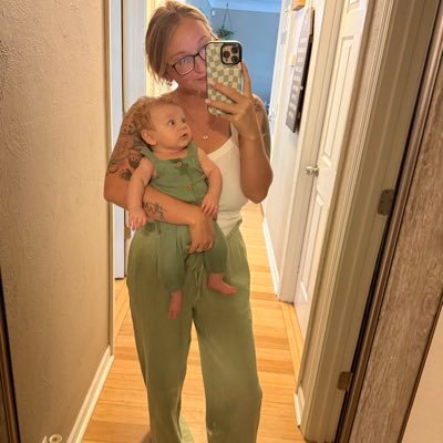 RaquelEllyn_'s profile picture. 