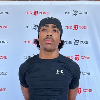 Class 2026 ~5’10FT 170~(WR)(DB) 4.43 40 yd dash contact:313-334-2325 Landonporter87@gmail.com Sterling hts Stevenson