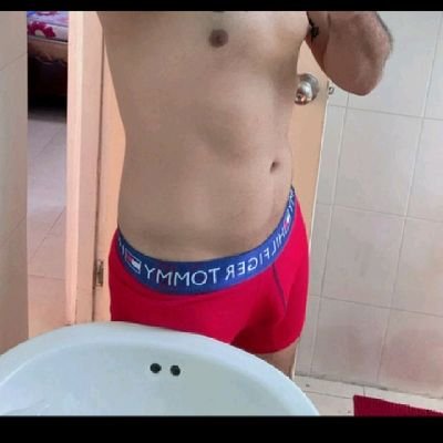 Soy muy cariñoso me gusta salir a pasear playa y ríos sitio agradable