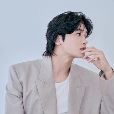 NOT REAL \ PARODY of A South Korean Actor, Singer, and Model under RÊVE Entertainment. Youtube channel : 박형식 PARK HYUNGSIK OFFICIAL