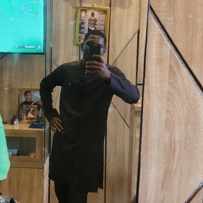 reesjuniour's profile picture. Aituayuwa | Uniben • Computer Eng. student