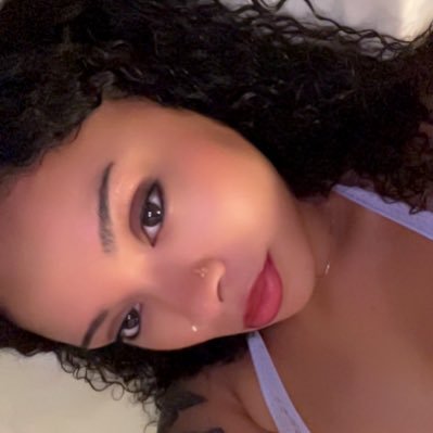 💛 Psychology student with a dirty mind & a soft spot for your secrets 💛I do not respond to DMs on X, click the 🔗.
