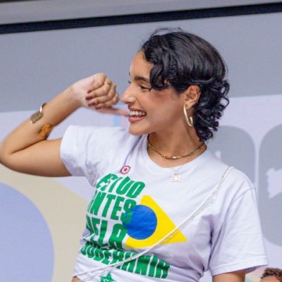 Bahiana de Salvadô | Militante do coletivo @paratodosbr e vice-presidenta da @ubesoficial 💚