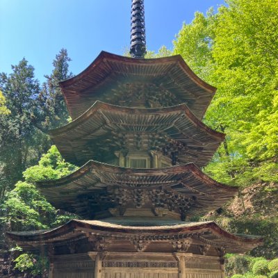 宮大工として全国を巡り、 寺社の現場で木と向き合う日々。 単身赴任生活は少し寂しいですが、 自炊を楽しみながら台所を 小さな工房のように使っています。 木屑とごはん粒の両立をテーマに、 現場の話やごはんの工夫、 休日の散歩での発見などを 気ままにつぶやいています🍚↓こちらをクリック↓