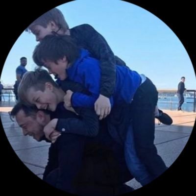Am kai musk 🇺🇸 a son of 🚀l Elon musk the CEO of Tesla. 🪐I don't speak ill of my dad be careful of those imposters pretending to be my dad out there