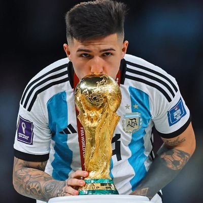 Enzo Fernandez fan account 🇦🇷
Argentinian midfield 🇦🇷💫
@chelsea 💫💙💙
WC winner 🏆