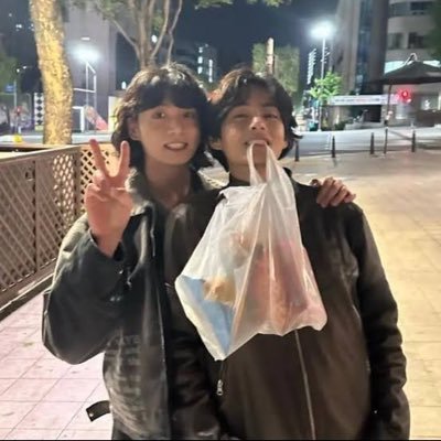 lovemikiy's profile picture. hi! its mike :)