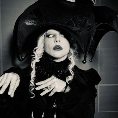 marvelous_val's profile picture. little monster • marvel • dc • star wars • lcdp  • hellaverse • arcane

she/her | 19 | ENTJ 💜 | odonto student 🦷