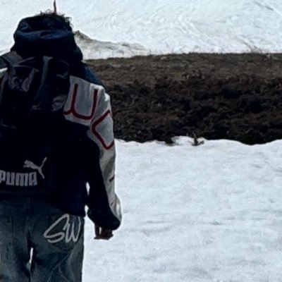 zut21's profile picture. شتّان ما بين 1999 و 2025