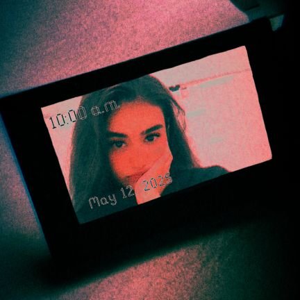 اِک قبلی رفت داخل بدخواهان 🫶🏻
@iGaia_x
|معشوقهی توتفرنگی🍓|kurd|