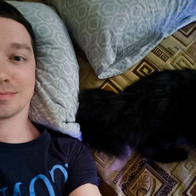 ocnarfsamot's profile picture. Hay que escribir algo por aqui... Soy un chico ordinario. Por ahora vivimos en Rusia con mi novio y una gatita negrita. Hablo francés, ruso e inglés.