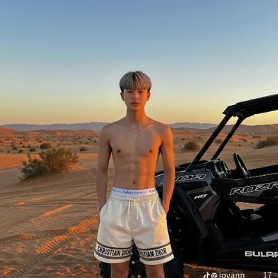 Vanh_one's profile picture. 