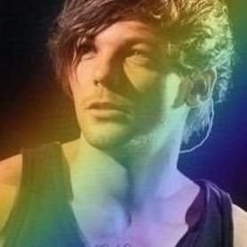 33yo.She/her.🇨🇵🏳️🌈.OT5🤍. No Stunts/Buzzin Larrie🐝(Aug 2, 2021). Louis is the strongest&bravest person i know💙. L&H rockin' it since 2010✌️. Saw L 19x🍀
