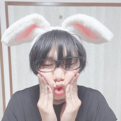 趣味は、読書📚散歩🐾ショピング🛍️ 絵描き🎨ピアノ🎹You Tube🎥TikTok🎵 甘いモノとmozが好きです!! (基本食べるの大好き)