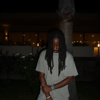 people say money over everything, I just say love over money and anyting ah anyting