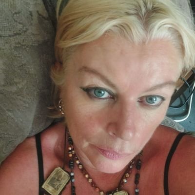 irish painter 🎨 loves dogs and life email karadoherty181@gmail.com
NO NFTS U WILL BE BLOCKED.