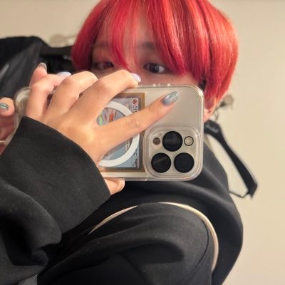 yun1vers's profile picture. 赤髪です