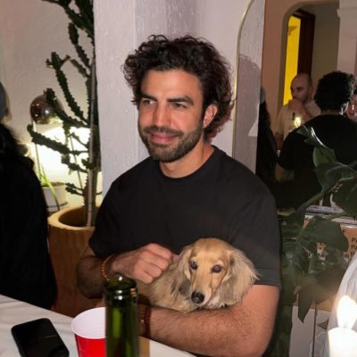 dotxyzach's profile picture. 🌐 prev @iex @expa @goclio