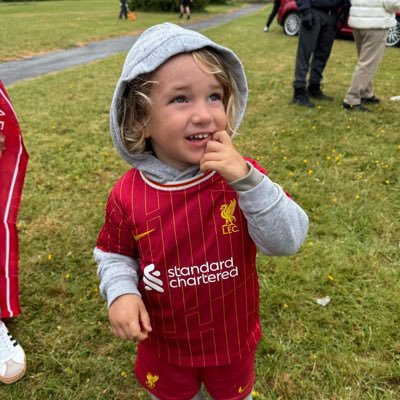 Season tkt 39yrs.Told you Klopp would bring us more silverware, married to @dibblo64 for 42yrs, 3 daughters all follow lfc brought up on success with Liverpool