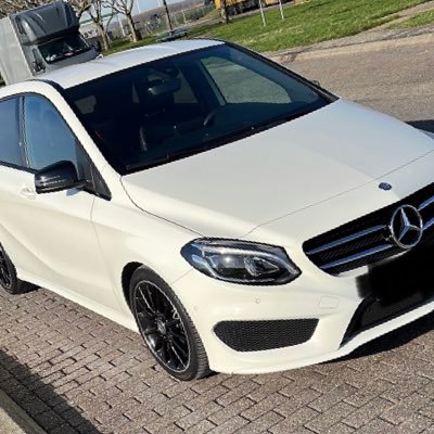 Oliver03130430's profile picture. *Born in '85 *Huge F1 Fan *Love retro/old stuff *❤️ *Love krakow *inked❤️ *Nintendo Fan