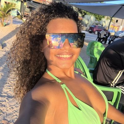 Remista 🦁
Pagodeira 🎤
Jogadora ⚽️ &
Escorpiana ♍️