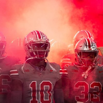 Trying to find my way through life. Foodie , Football fan(both types 🏈 ⚽️ ) , anime , mostly Marvel and DC shows . Buckeyes , #USMNT . 🕊️