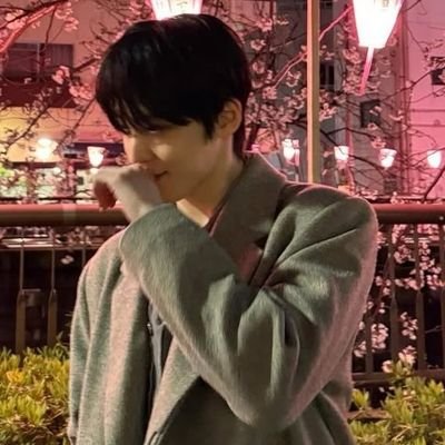 nakapatma's profile picture. Garis merah—tak terbantah pun terbendung, 𝘮𝘶𝘯𝘥𝘶𝘳. https://t.co/ieGI8BvBGD